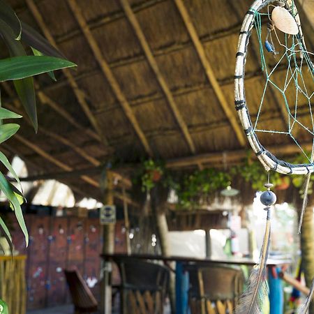 Kin Hostal And Camping Остров Холбокс Экстерьер фото
