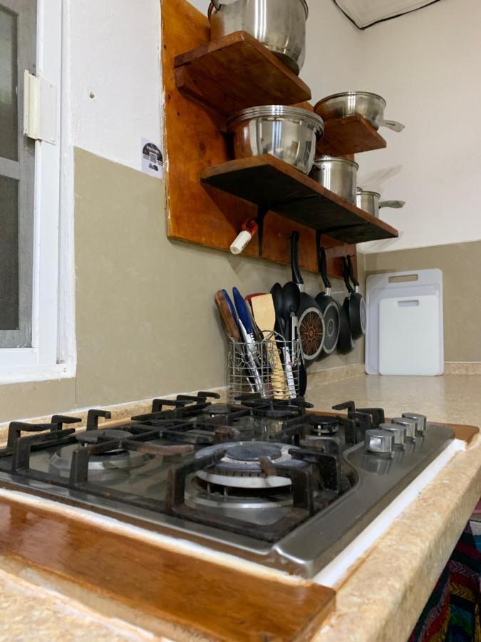 Kin Hostal And Camping Остров Холбокс Экстерьер фото