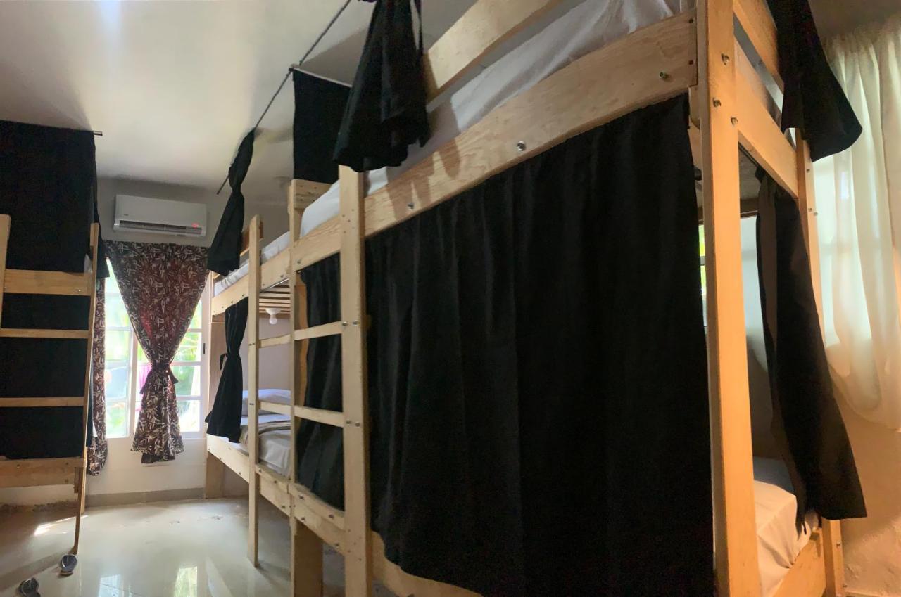Kin Hostal And Camping Остров Холбокс Экстерьер фото