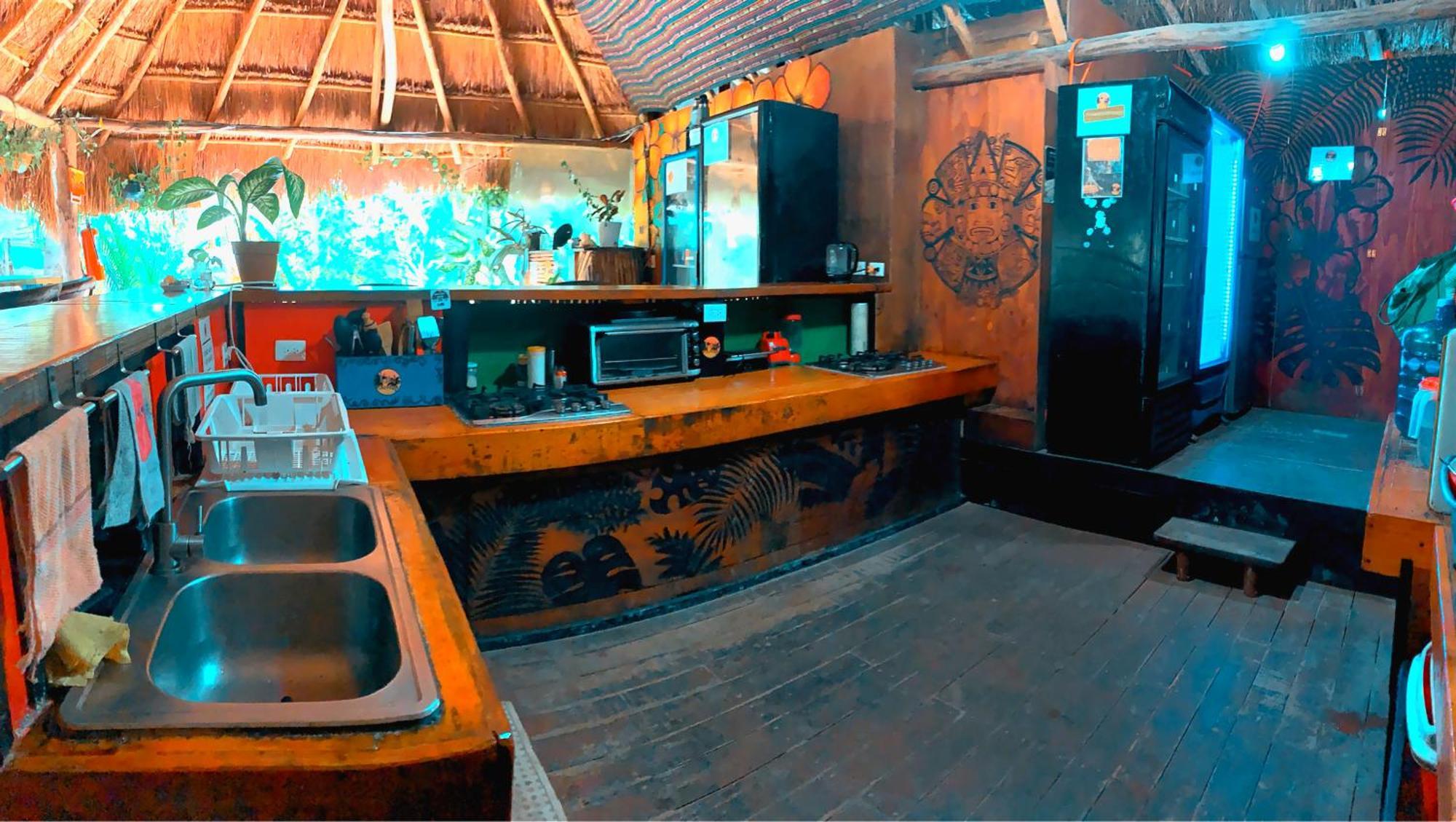 Kin Hostal And Camping Остров Холбокс Экстерьер фото